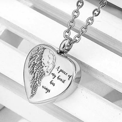 Collier commémoratif pour cendres d'animaux de compagnie en acier inoxydable, pendentif urne en forme d'ailes d'ange en forme de cœur